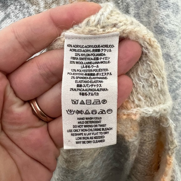 Free People • Willow Poncho - Picture 11 of 12